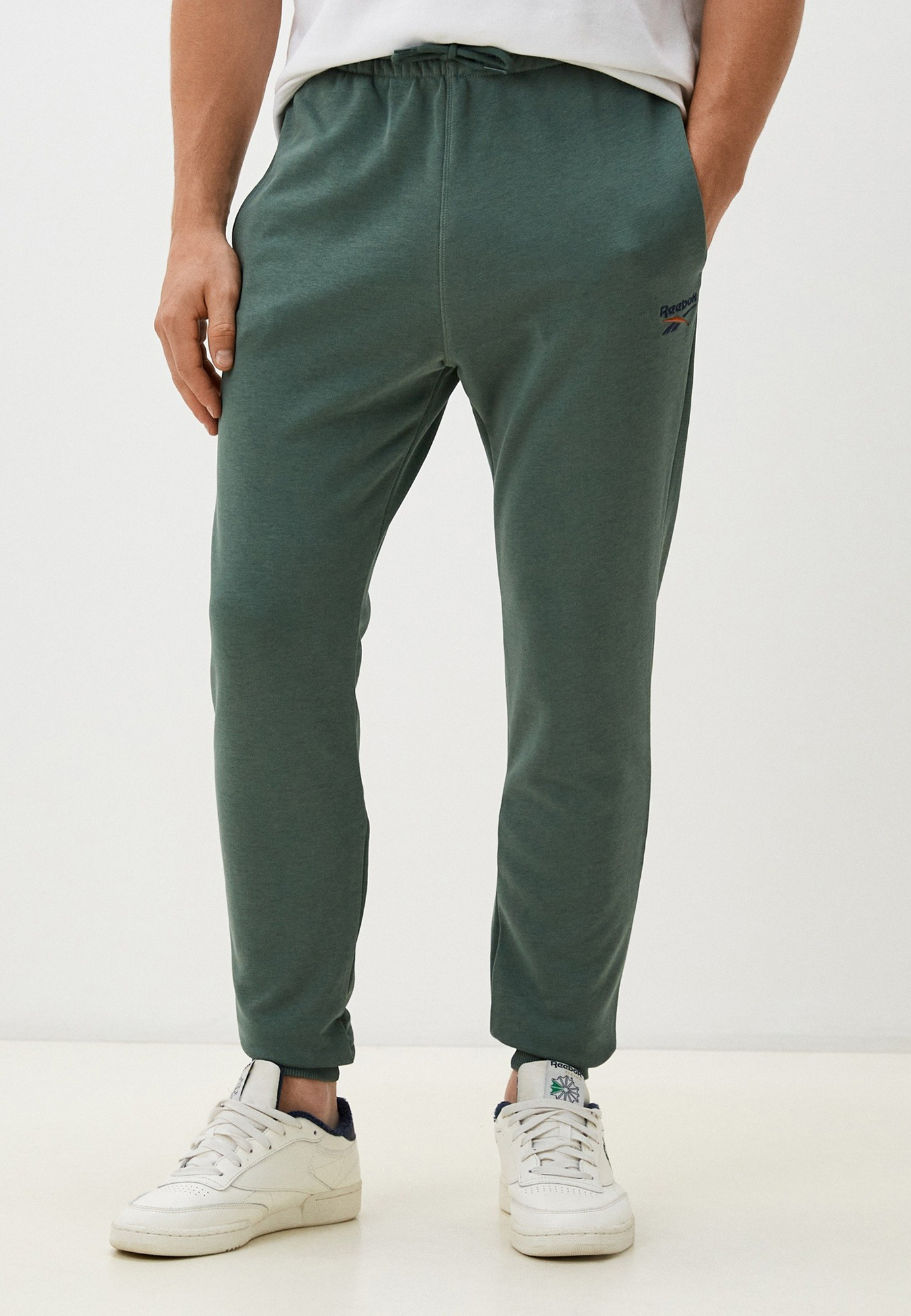 Спортивные брюки мужские Reebok Identity Small Logo Ft Joggers 100206015 зеленые XL 6370₽