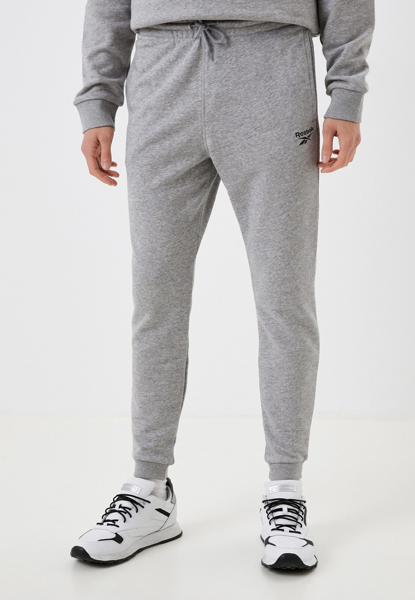 

Спортивные брюки мужские Reebok Ri Ft Left Leg Jogger 100067631 серые S, Серый, Ri Ft Left Leg Jogger