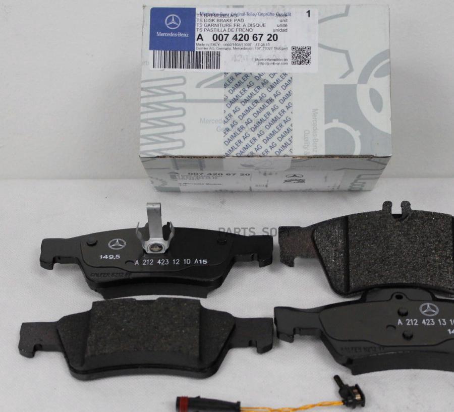 

Тормозные колодки Mercedes-Benz задние дисковые A0074206720