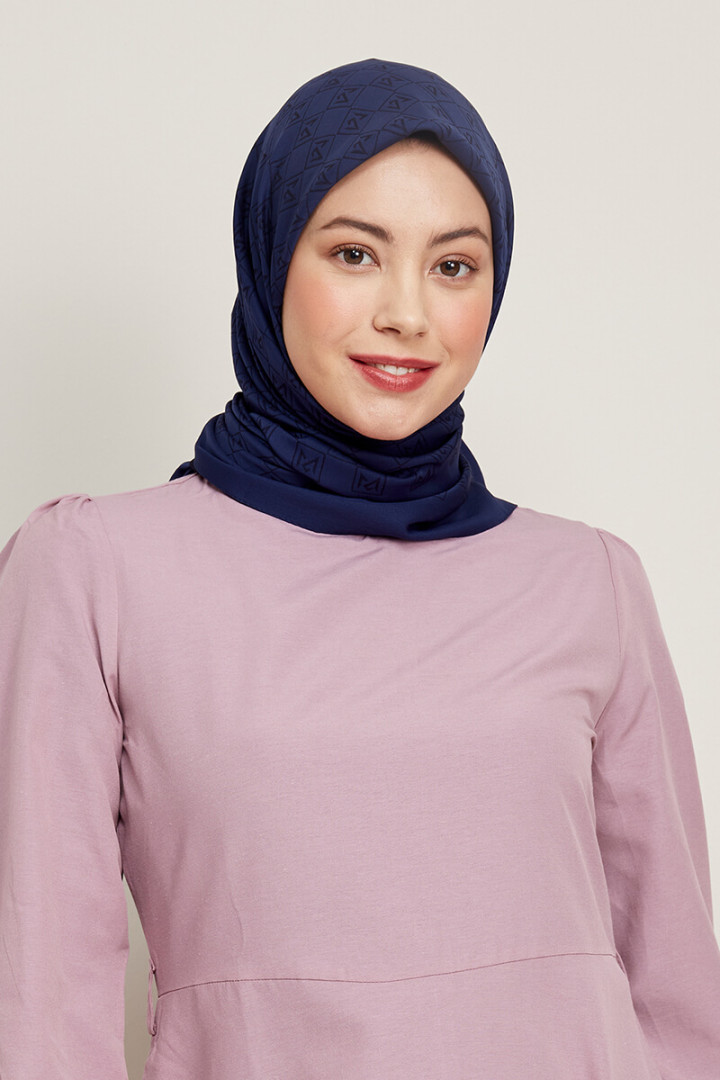 

Платок женский MADAME POLO 5824, темно-синий (доставка из-за рубежа), 5824