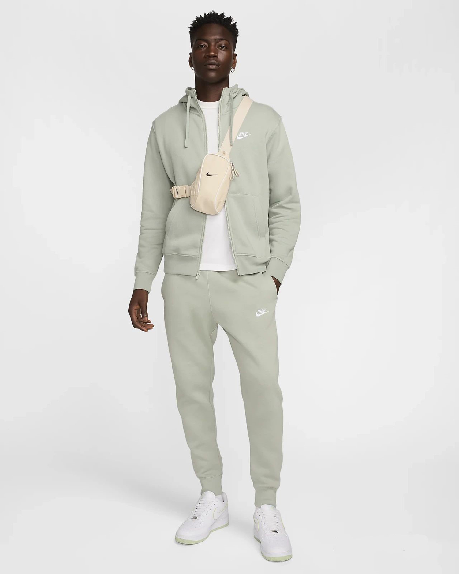 

Брюки мужские Nike Sportswear Club Fleece BV2671 бежевые M, Бежевый, Sportswear Club Fleece