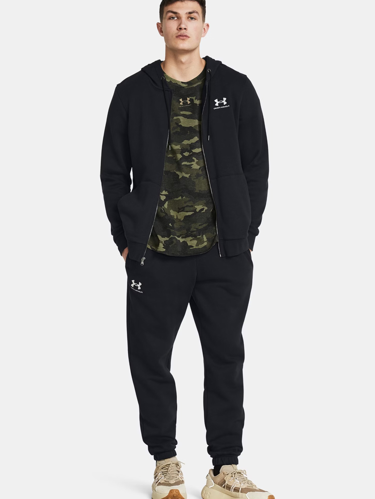 

Брюки мужские Under Armour Essential Fleece Jogger 1373882-001 черные L, Черный, Essential Fleece Jogger