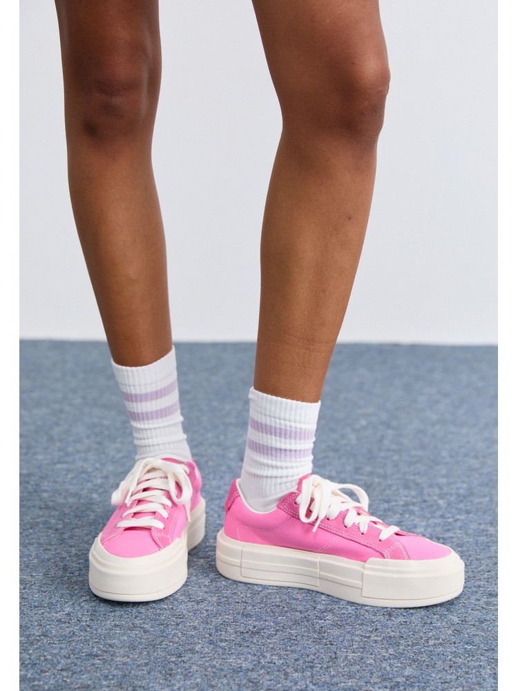 

Кеды женские Converse CO411A24B розовые 35.5 EU, Розовый, CO411A24B