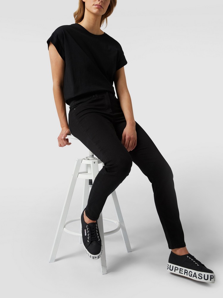 

Джинсы женские Gerry Weber 92391-67950 черные 44/30, Черный, 92391-67950