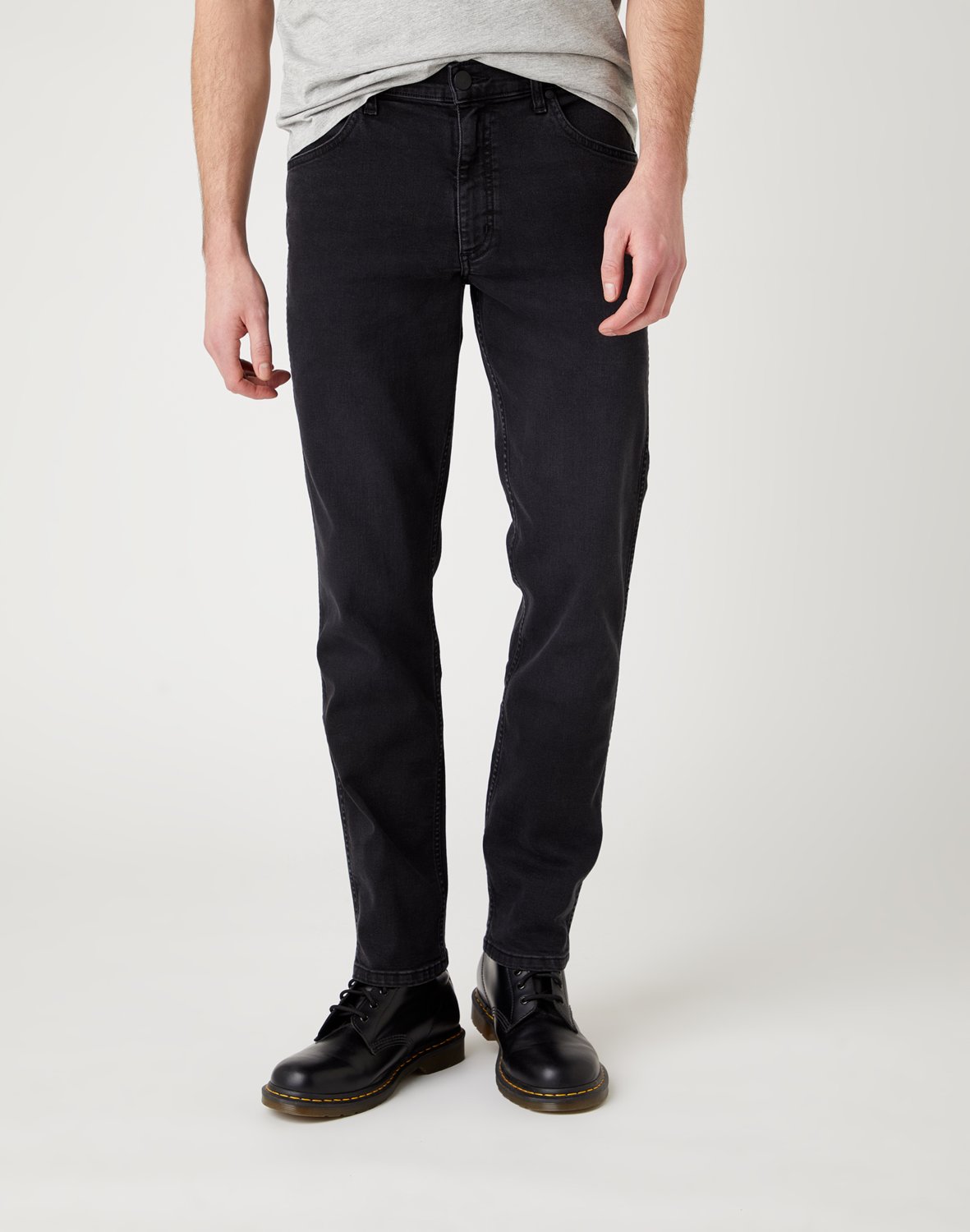

Джинсы мужские Wrangler W15QHP363 черные 34/34 US, Черный, W15QHP363