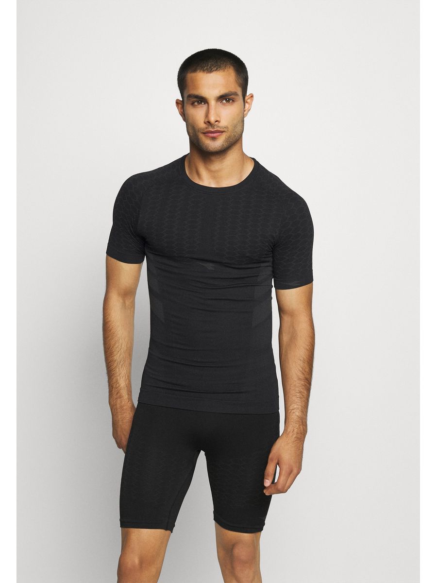 

Футболка мужская Diadora D2942I001 черная 2XL, Черный, D2942I001