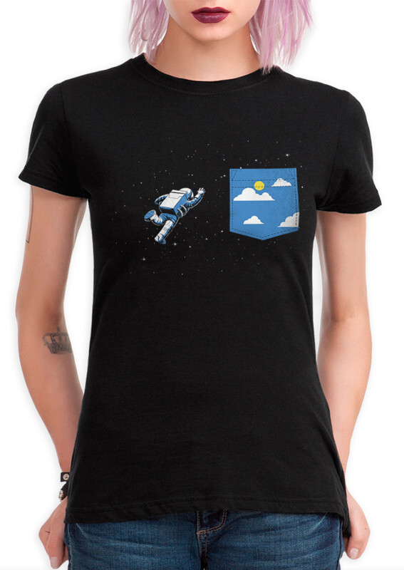 

Футболка женская Dream Shirts Космонавт в Кармашке черная S, Космонавт в Кармашке
