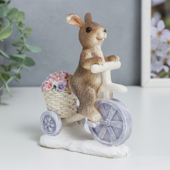 фото Сувенир полистоун "крольчонок на велосипеде с корзинкой цветов" 13х5,5х10,5 см nobrand