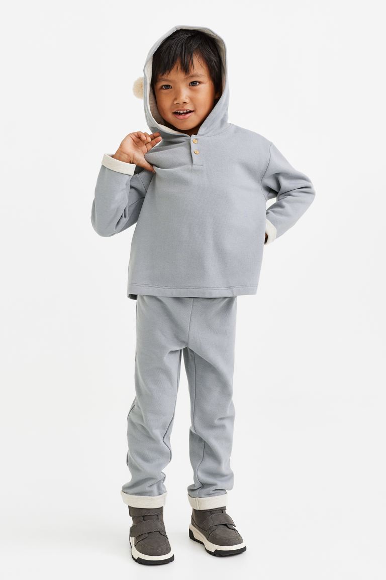 Костюм детский H&M 1072095, цвет серый, размер 122 (доставка из-за рубежа)