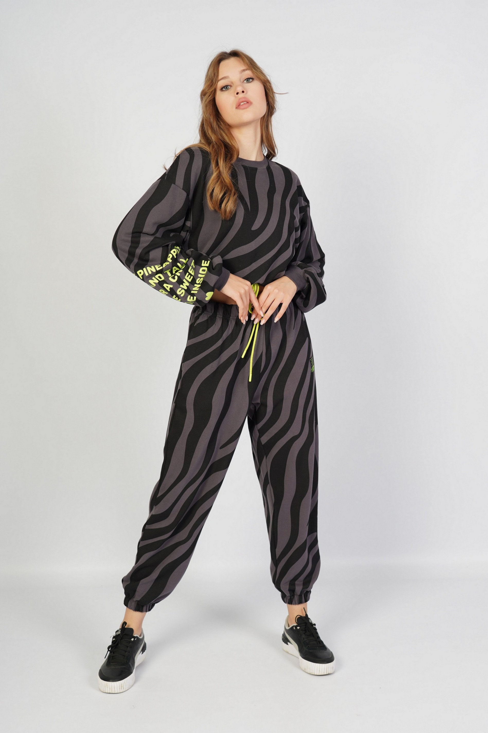 

Комплект домашний женский VIENETTA 102014_4485 черный S/M, 102014_4485