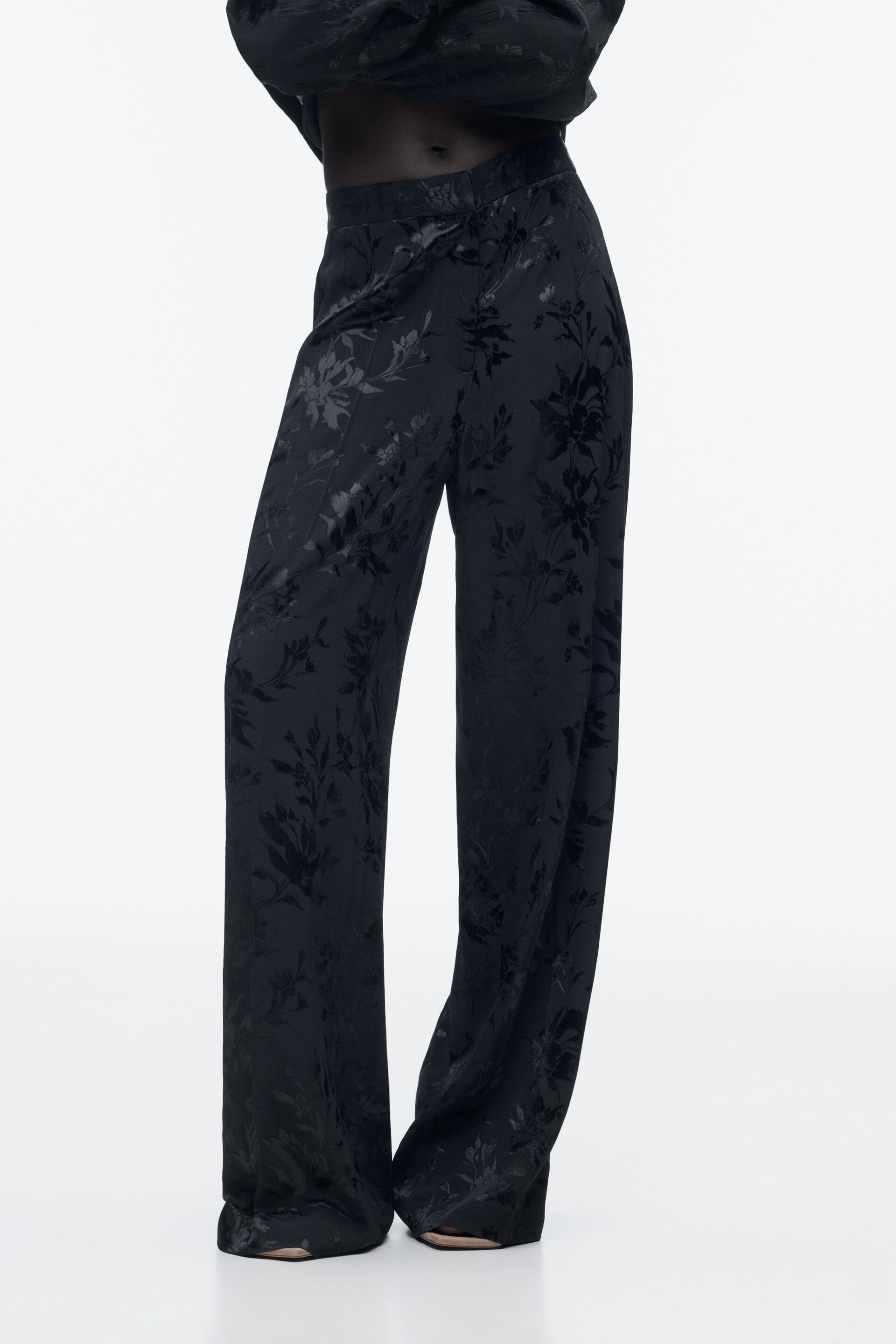 

Брюки женские ZARA 02267596 черные S (доставка из-за рубежа), Черный, 02267596