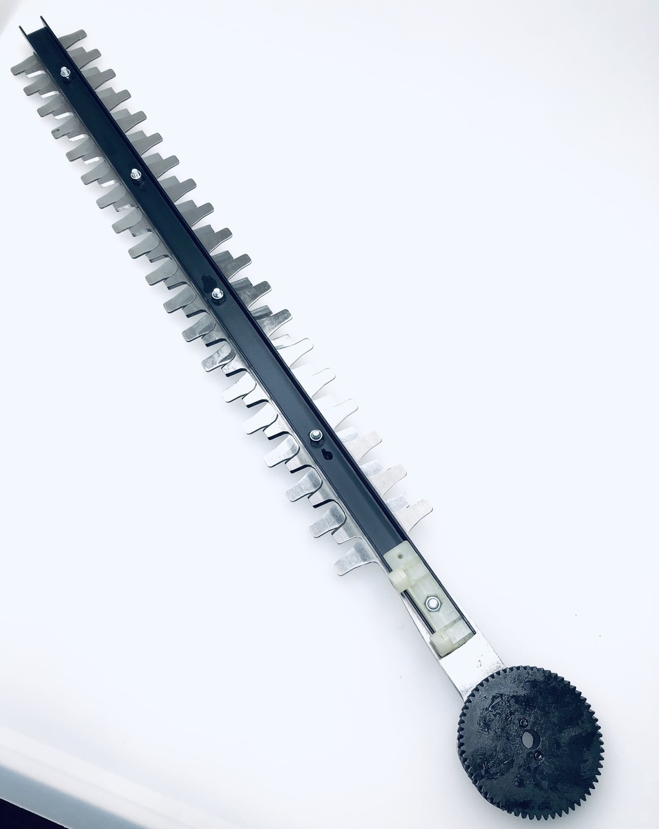 Нож Carver для кустореза HT-5560 E, арт. 01.012.00078 шестерня малая carver эп rse2400м м24 25 8 арт 01 016 00078