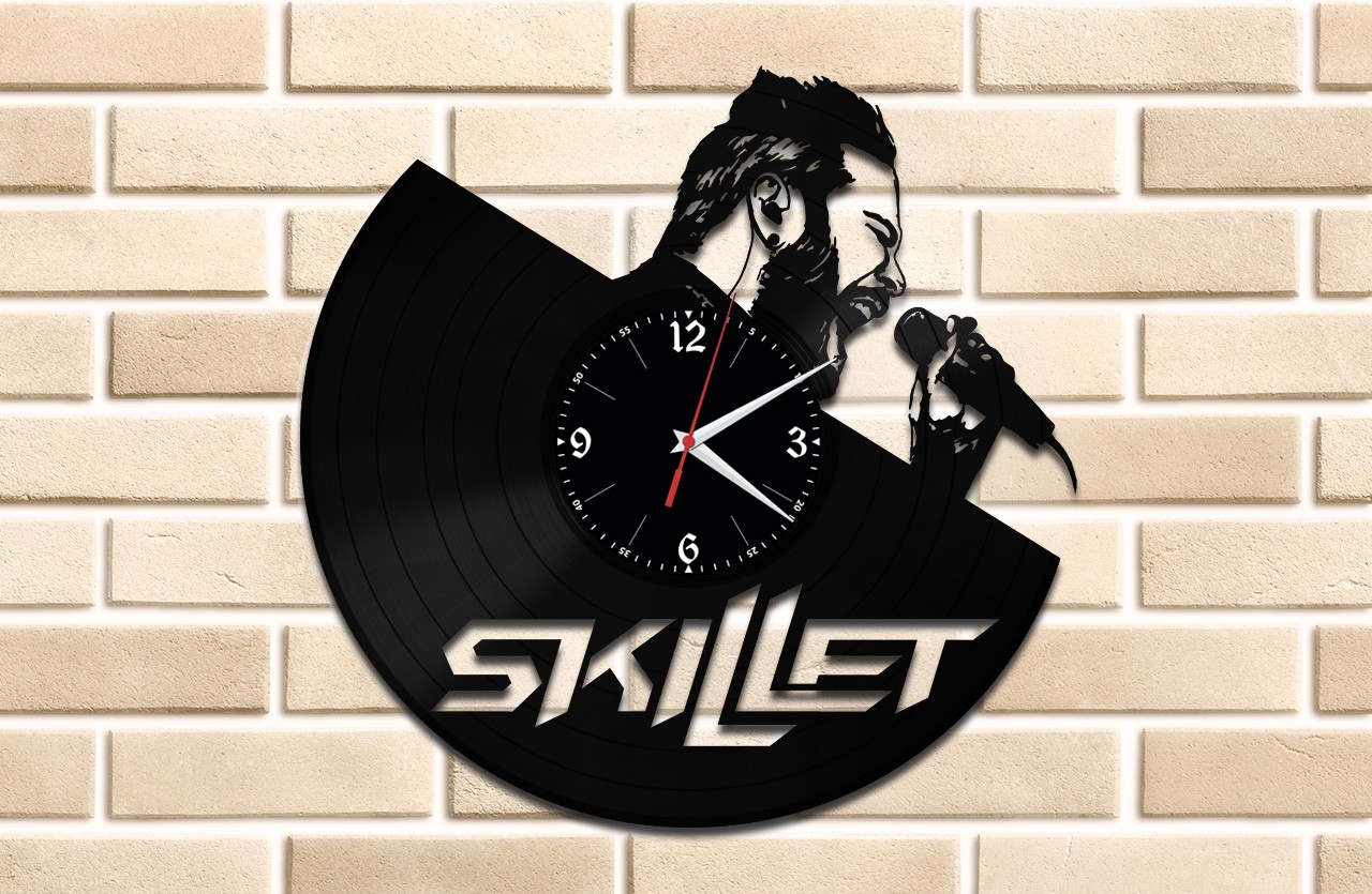 фото Часы из виниловой пластинки (c) vinyllab - skillet