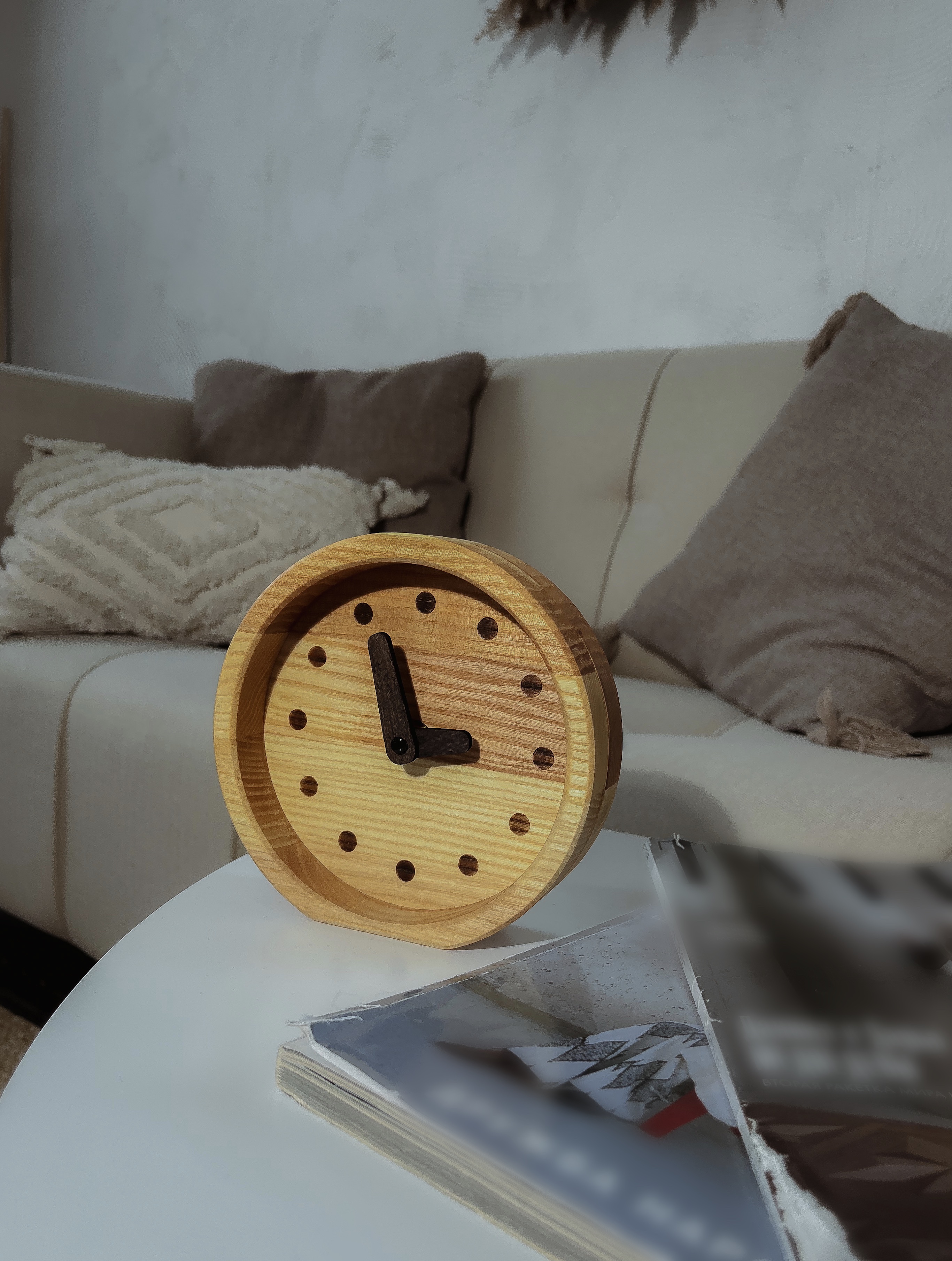 

Настольные интерьерные деревянные часы AREA Time Plato'S Овал Черный, AREA