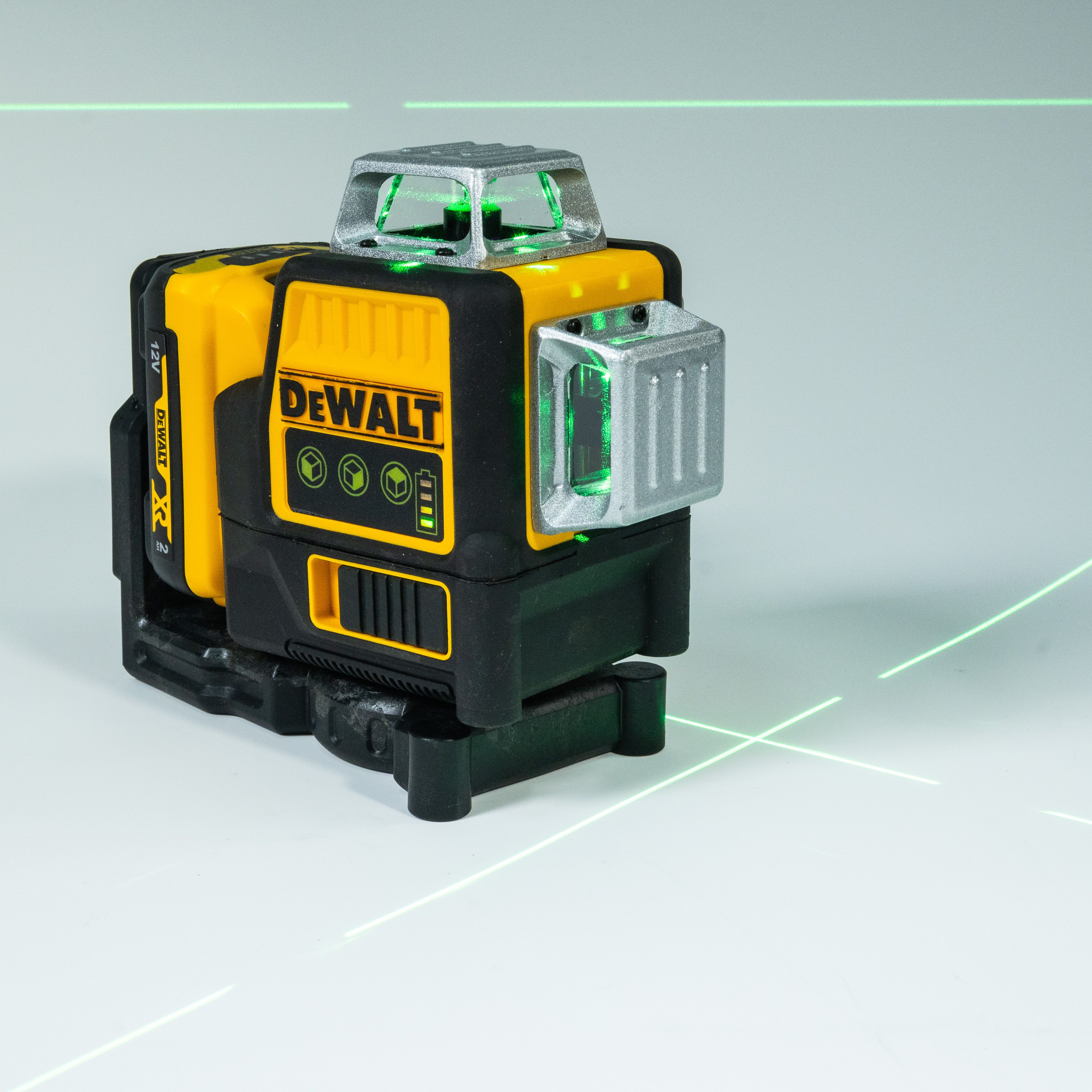 Лазерный нивелир DeWalt DCE089D1G, на 12 линий