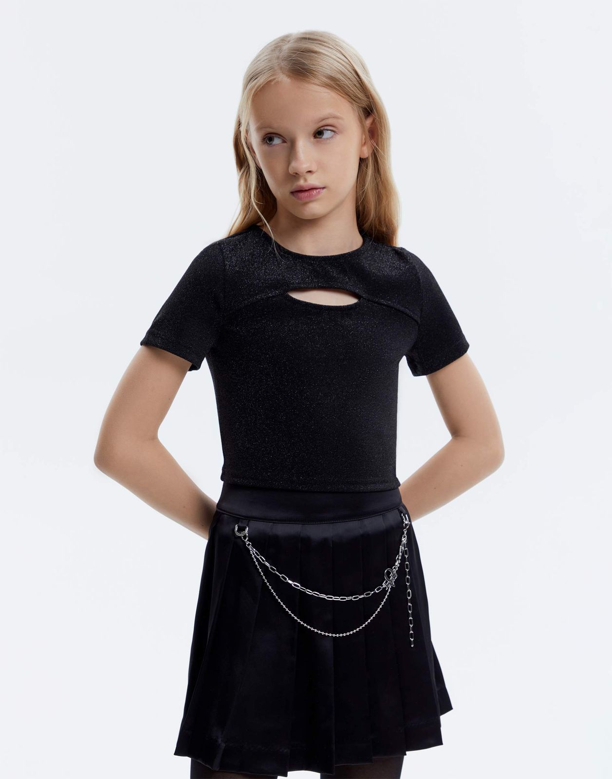 

Футболка для девочки Gloria Jeans GKT026732 черный 8-10л/140, GKT026732