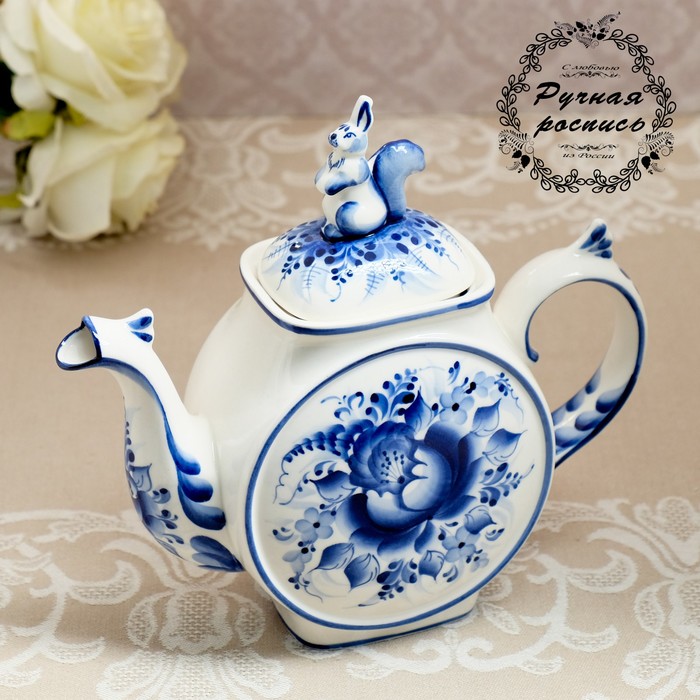 

Чайник «Белочка», гжель