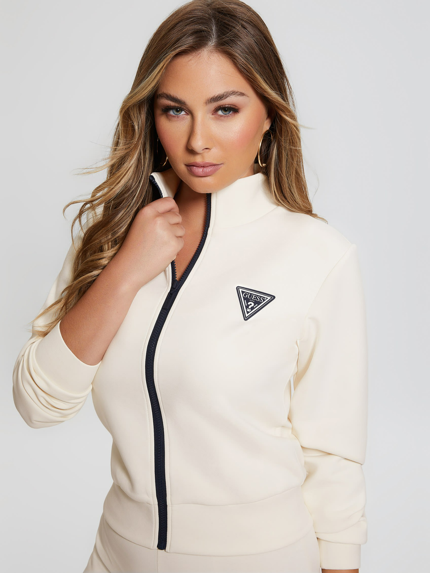 

Толстовка женская Guess Ann V3BQ12KBCK2 белая XS, Белый, V3BQ12KBCK2