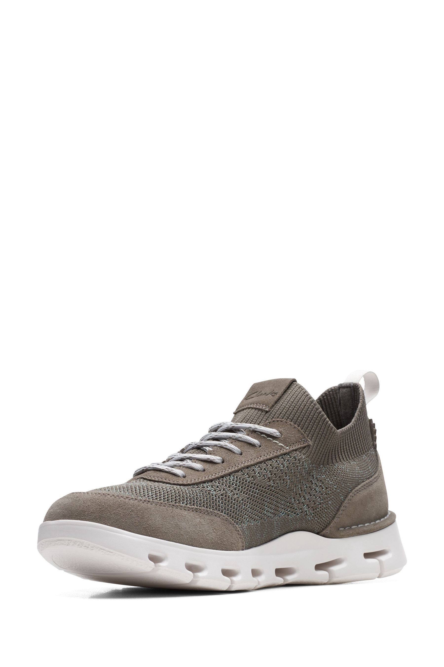 

Кроссовки мужские Clarks 26172681 серые 39.5 EU, Серый, 26172681