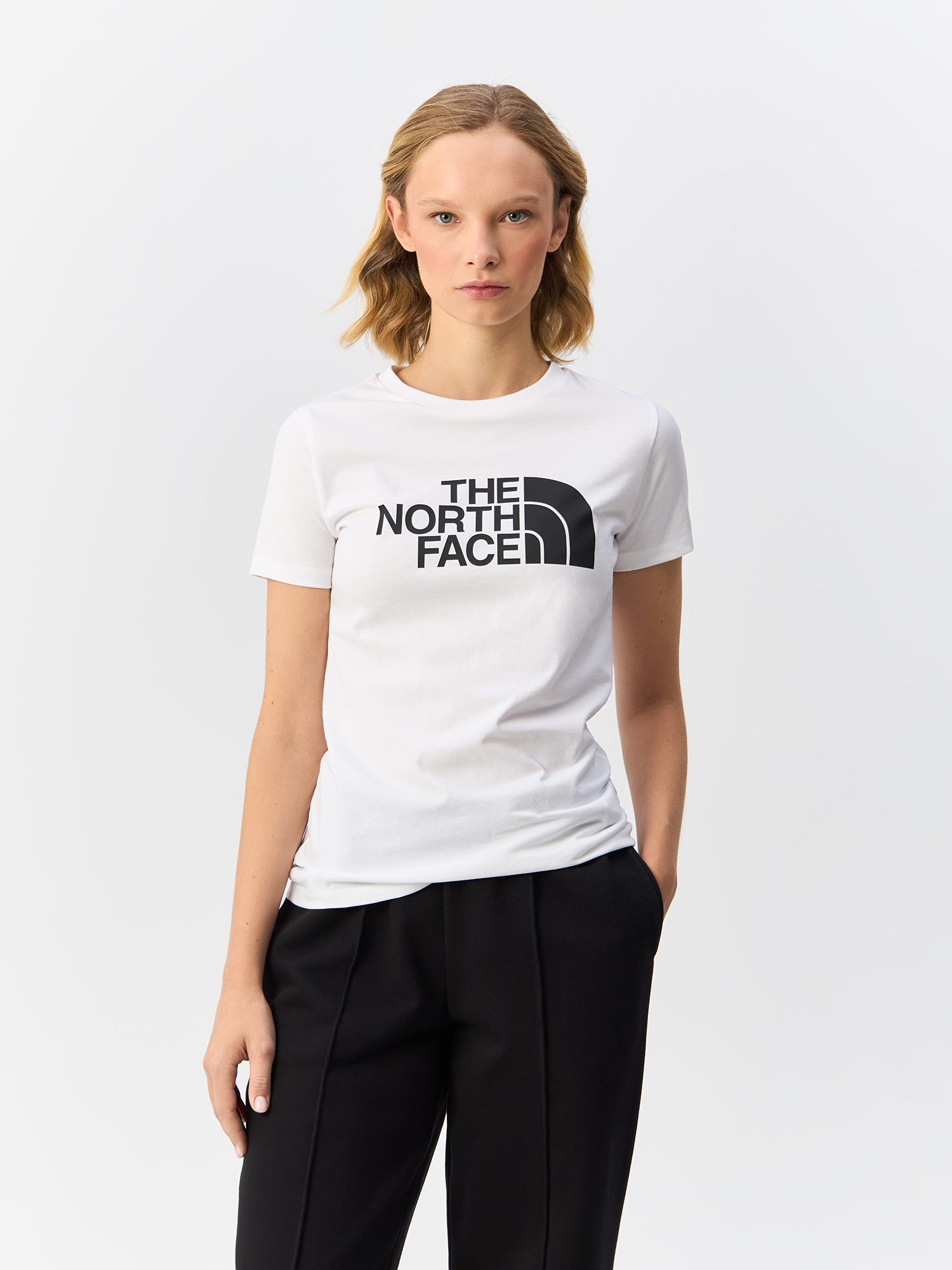 

Футболка женская The North Face NF0A8A6DFN41 белая XL, Белый, NF0A8A6D