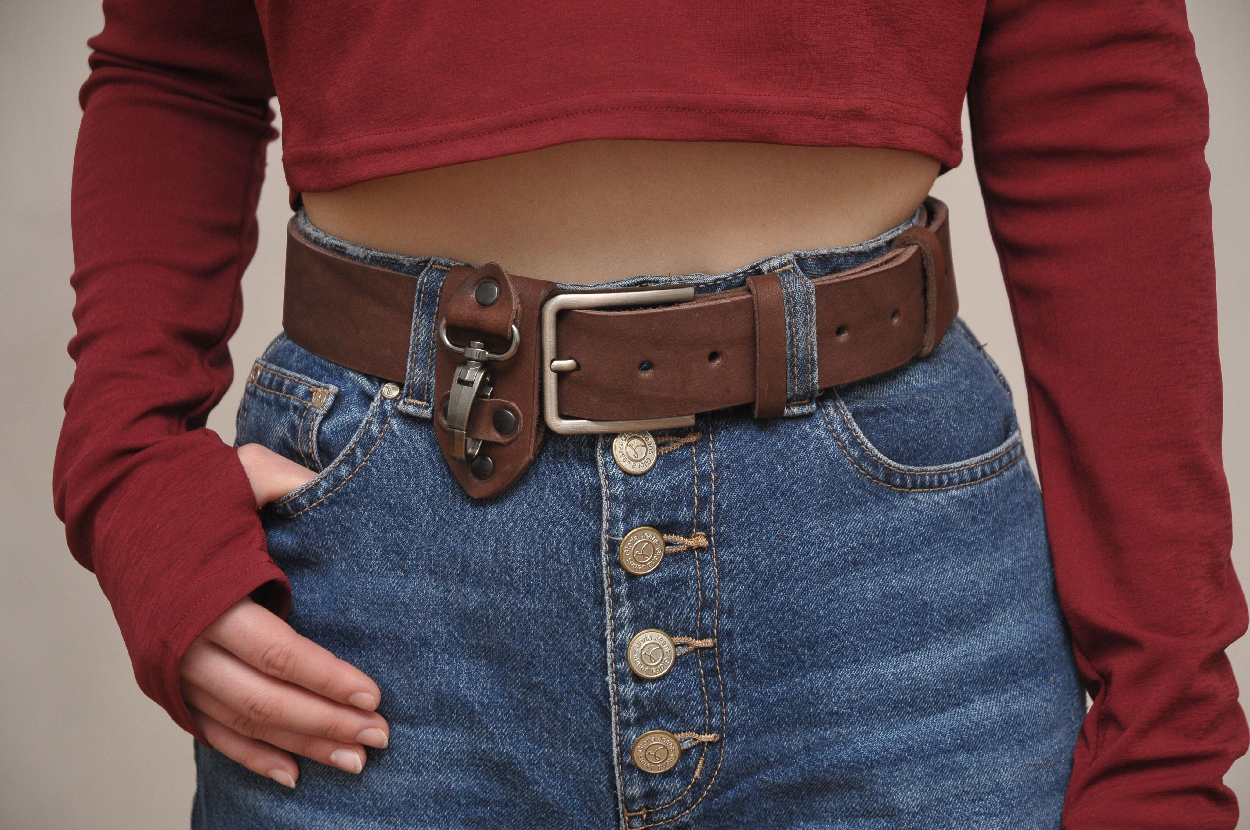 

Ремень женский Кожедуб ЖенРмКорШ4Д170П1НикБрошТёмнБрелок коричневый, 170 см, ЖенРмКорШ4Д170П1НикБрошТёмнБрелок