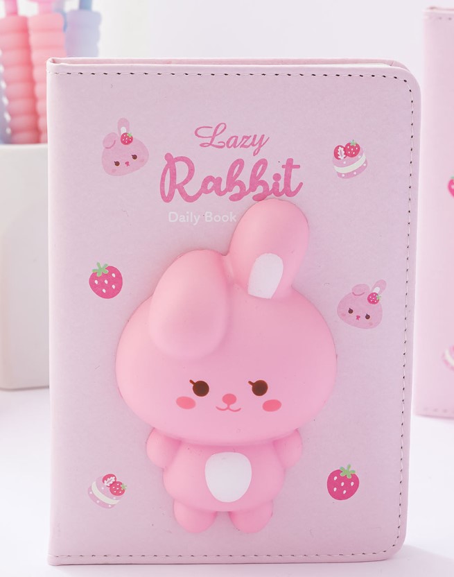

Блокнот со сквишем Lazy Rabbit: Кролик розовый (формат A6)