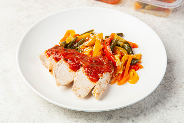 

Грудка куриная ВкусВилл с овощным соте 180 г
