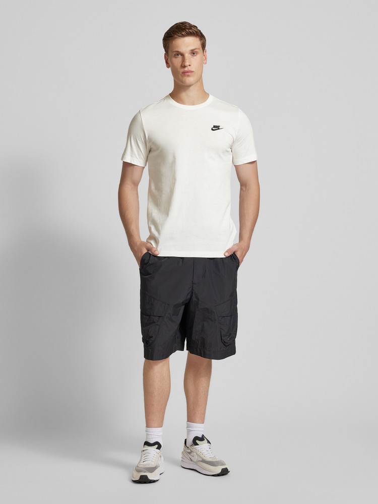 

Футболка мужская Nike AR4997 белая M, Белый, AR4997