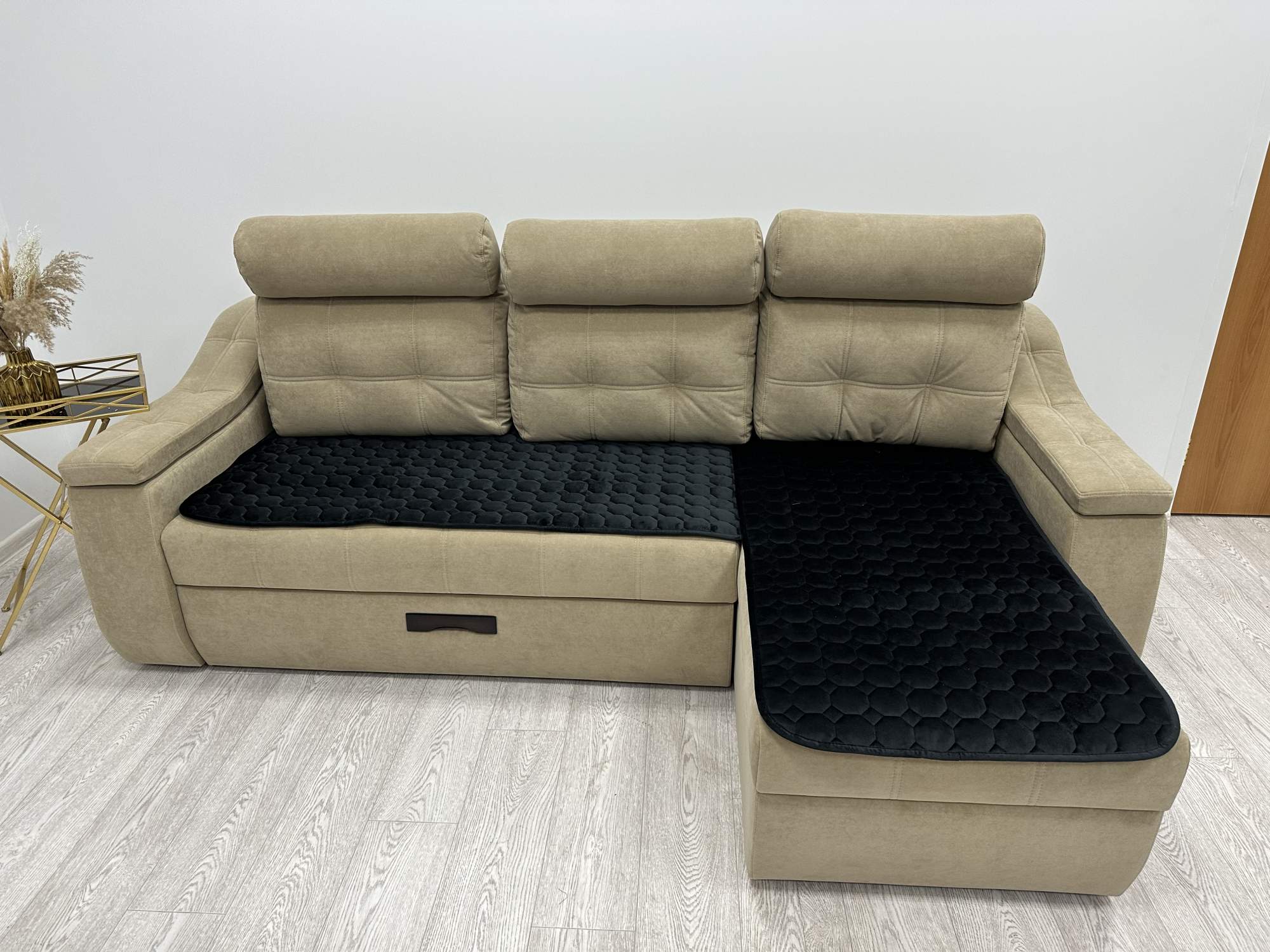 Нескользящие чехлы на угловой диван Home Comfort 160х90см черный 3100₽