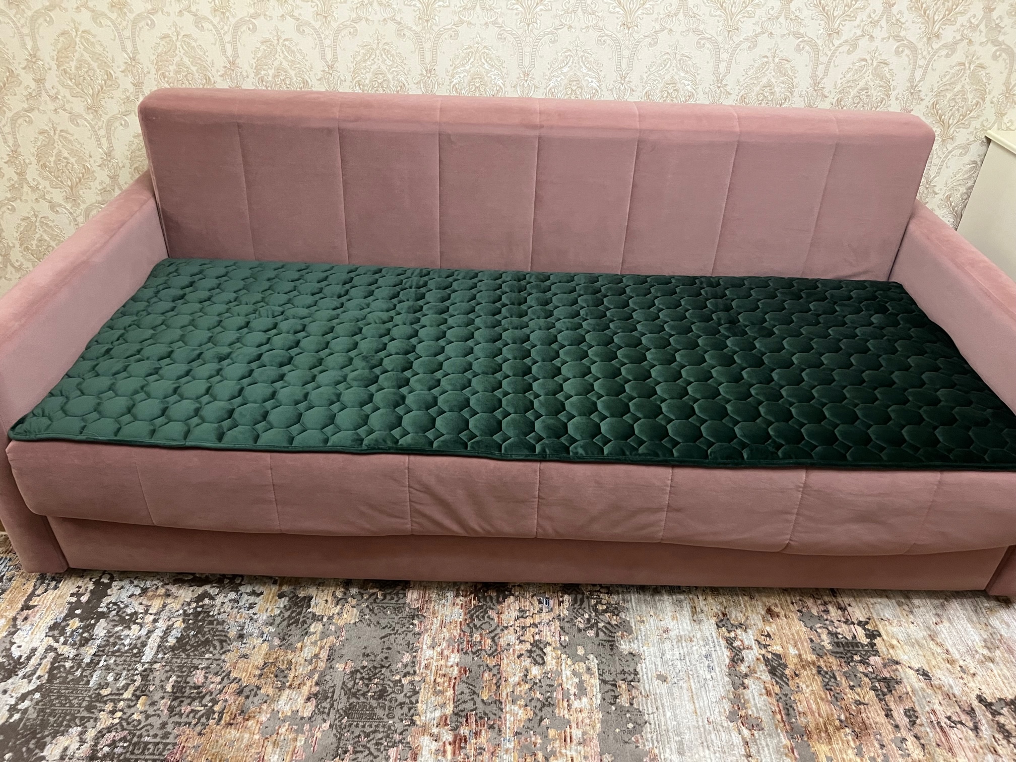 Антискользяшие накидки на прямой диван Home Comfort 90х210см темно-зеленый 2300₽