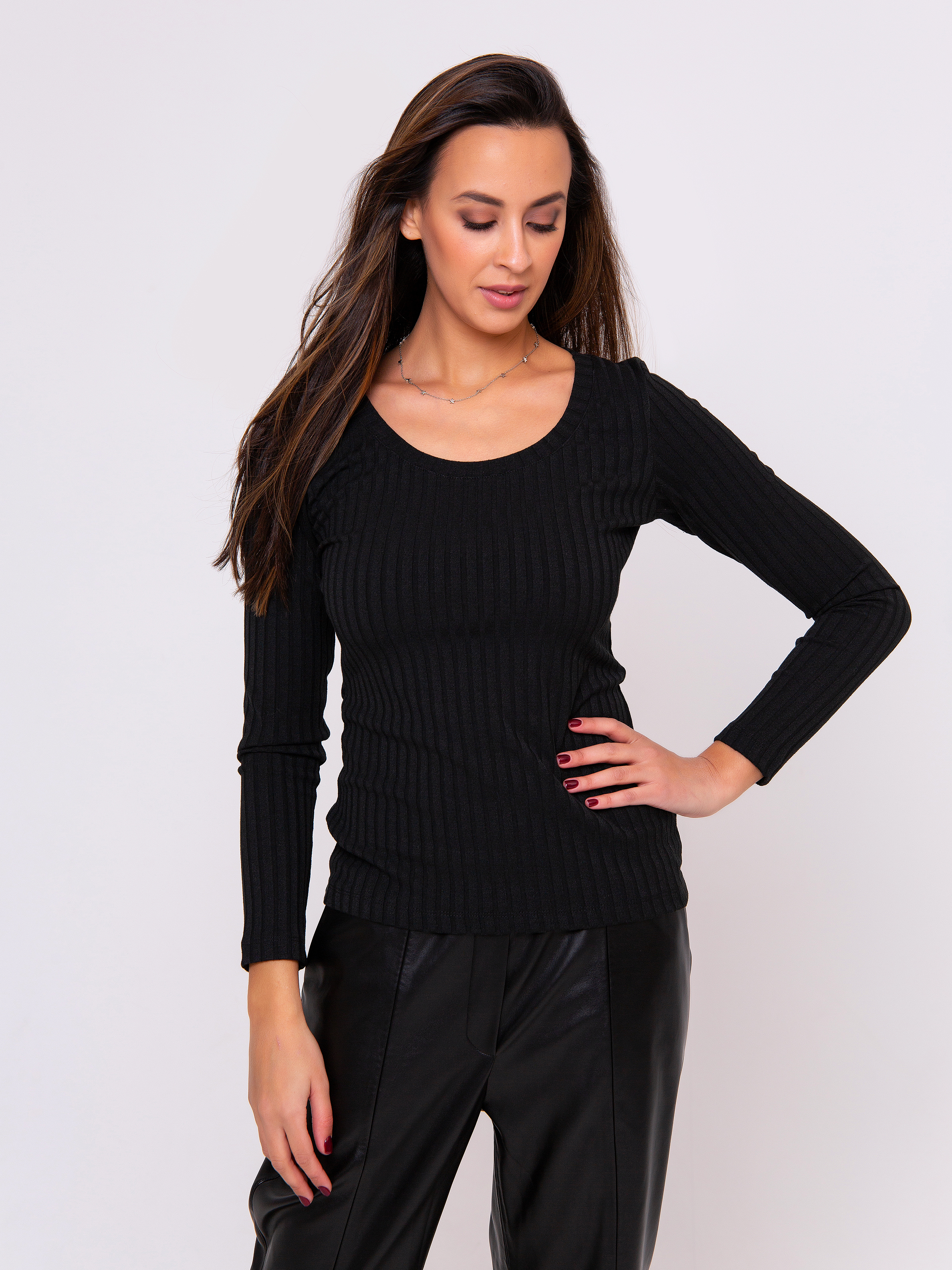 

Джемпер женский RAPOSA 227 черный 52 RU, 227