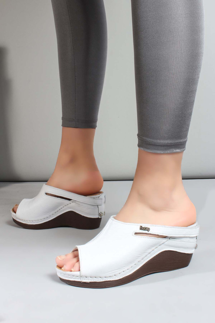 

Шлепанцы женские FAST STEP 972ZA1001 белые 38 EU (доставка из-за рубежа), 972ZA1001