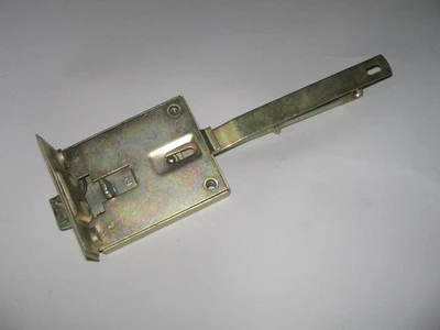Замок двери УАЗ-452 н/о с короткой тягой 