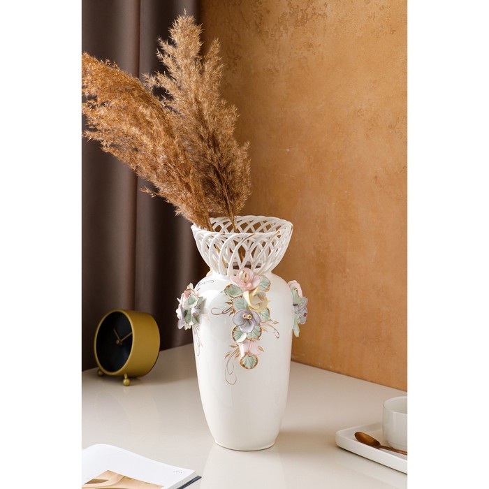 фото Ваза керамическая "елена", настольная, белая, цветная лепка, плетение, 33 см, авторская ра керамика ручной работы