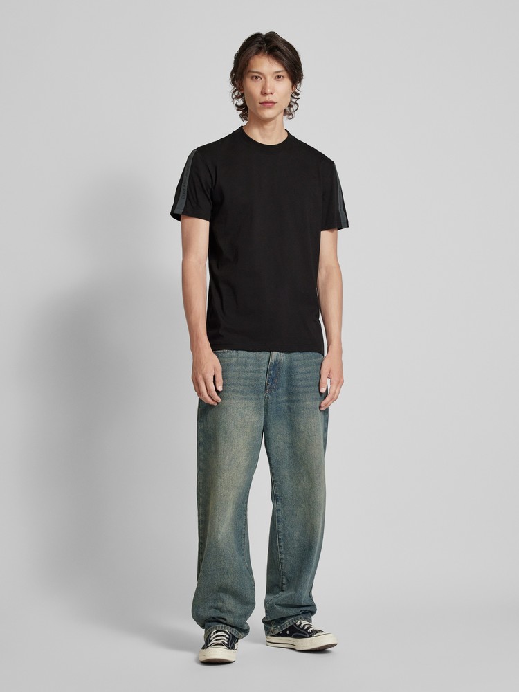 

Футболка мужская Calvin Klein Jeans J30J325653 черная L, Черный, J30J325653