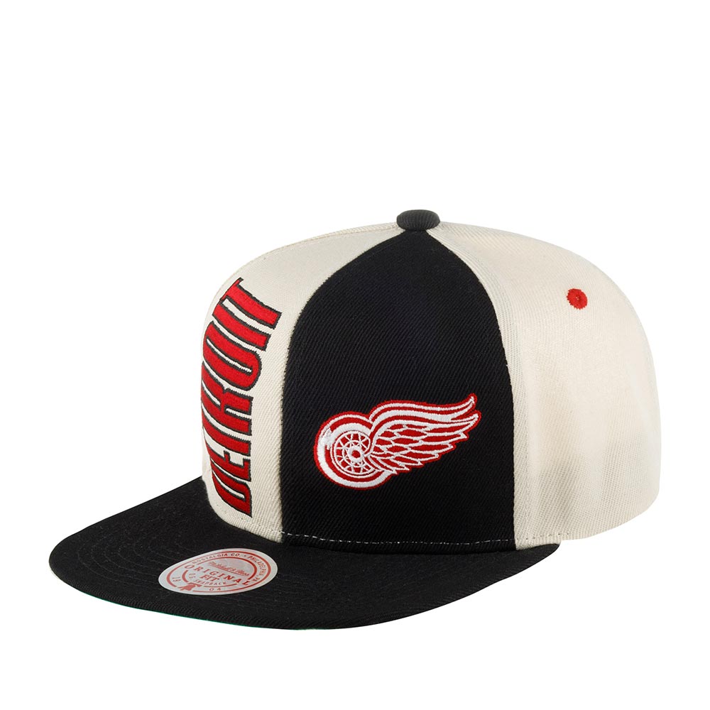 Бейсболка унисекс Mitchell&Ness HHSS5371-DRWYYPPPOFWH черная / белая, one size