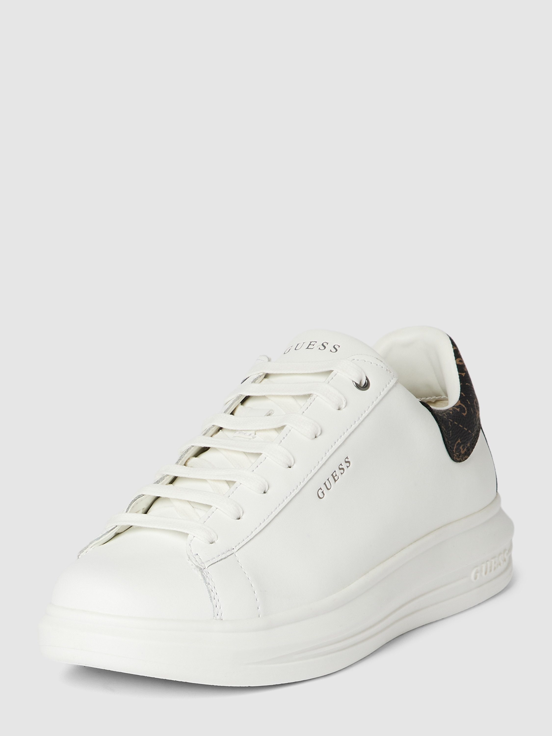 

Кеды мужские GUESS 1821950 белые 43 EU (доставка из-за рубежа), Белый, 1821950