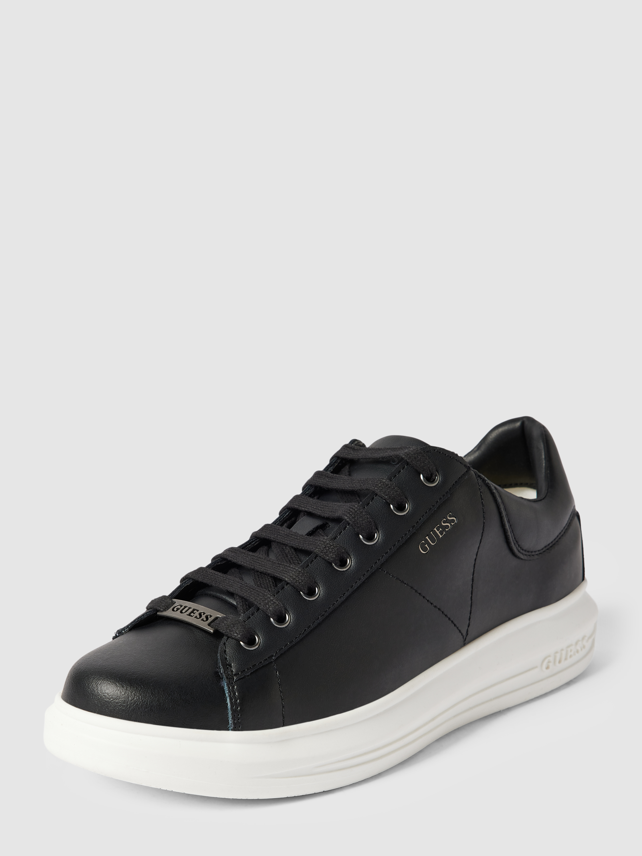 

Кеды мужские GUESS 1716256 черные 45 EU (доставка из-за рубежа), Черный, 1716256