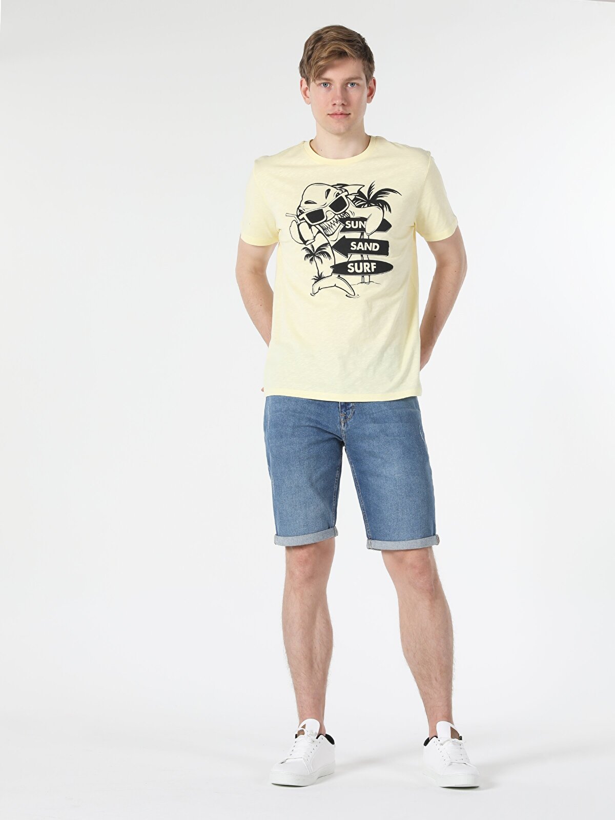 

Футболка мужская Colins CL1058713_Q1.V1YL желтая XXL, Желтый, CL1058713_Q1.V1YL