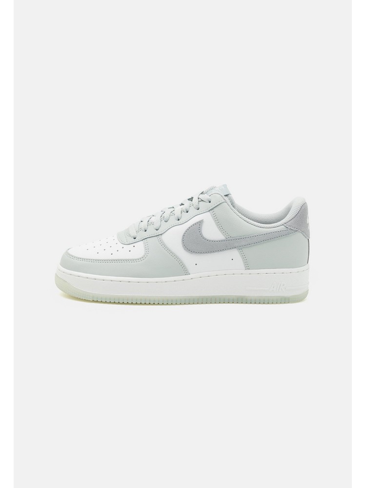 

Кеды мужские Nike Air Force 1 '07 low серые 38.5 EU, Серый, Air Force 1 '07 low