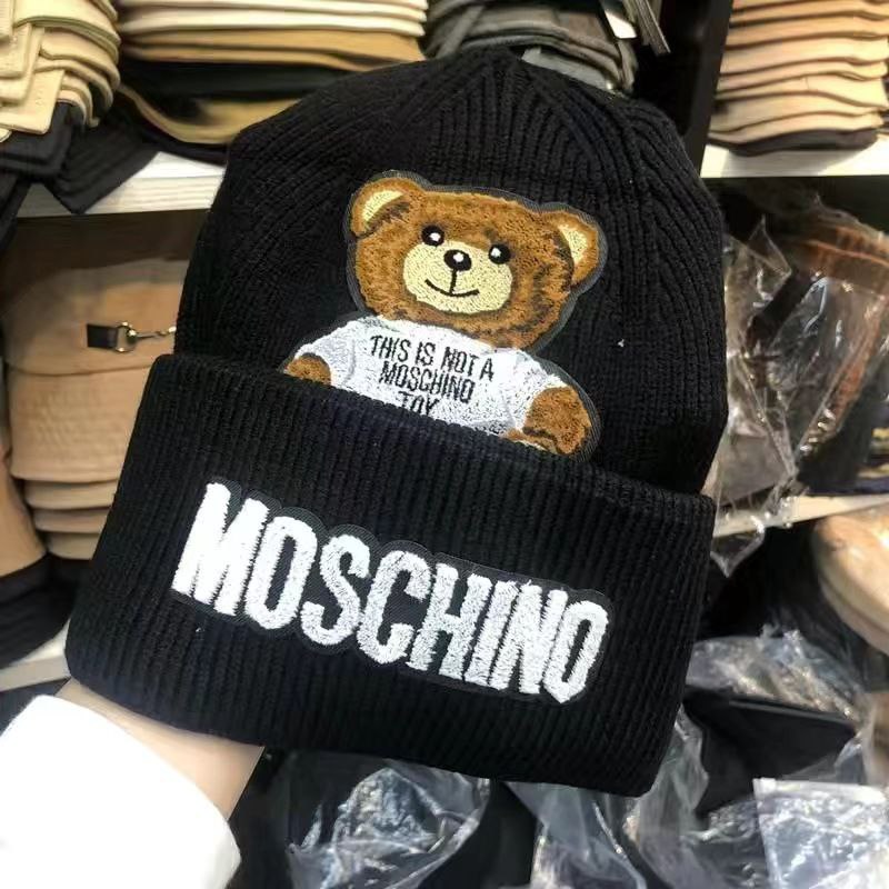 Шапка женская MOSCHINO Mos черная, one size