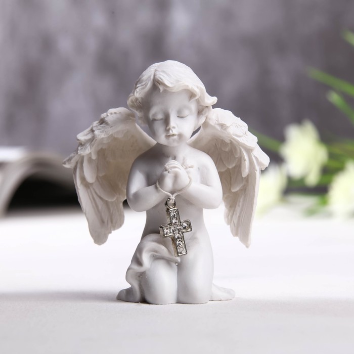 

Сувенир полистоун "Ангелочек с крестиком из страз" 8х6,5х4 см, Белоснежные ангелы