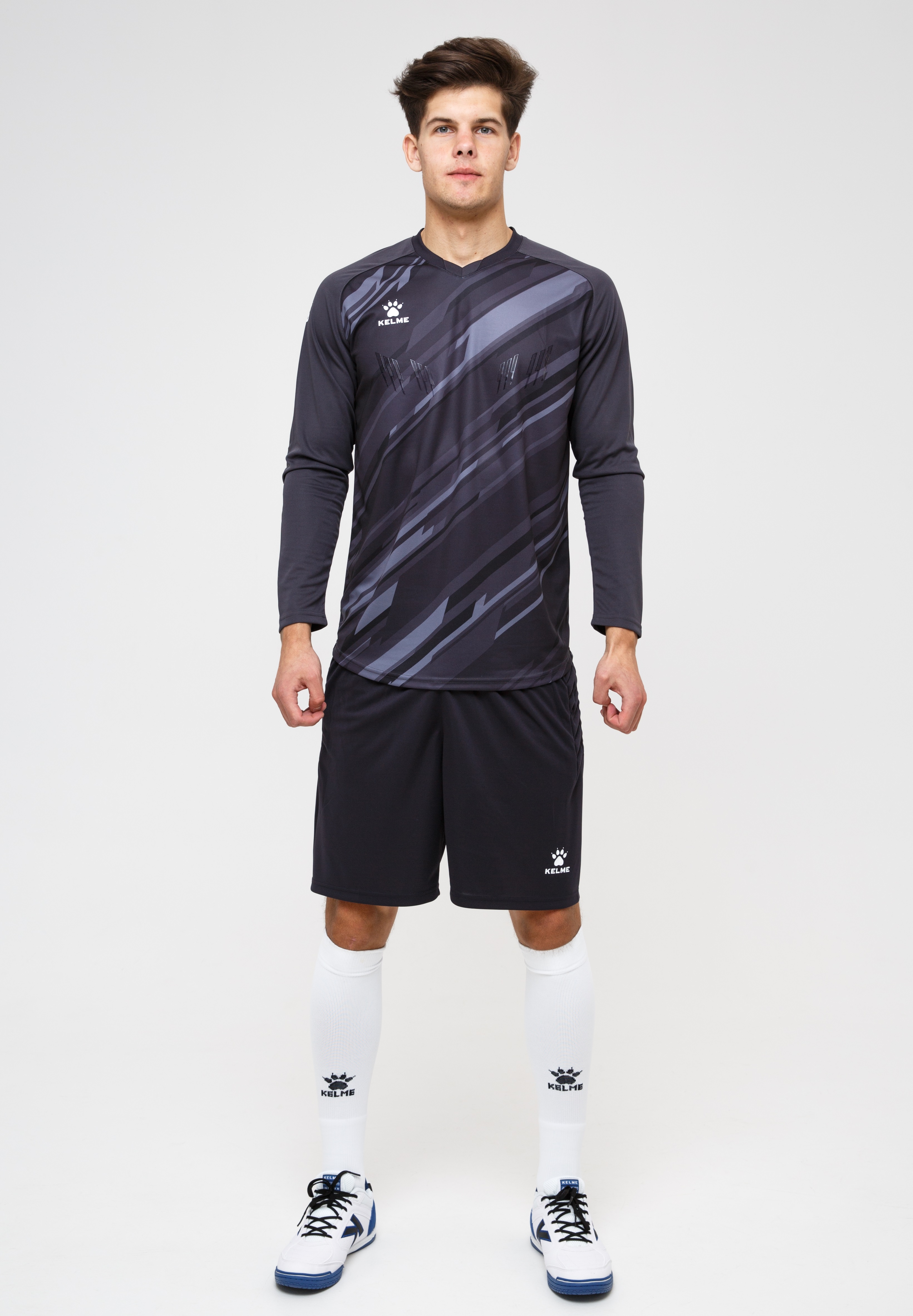 

Вратарская форма KELME Long sleeve goalkeeper suit черная, размер S, Long sleeve goalkeeper suit