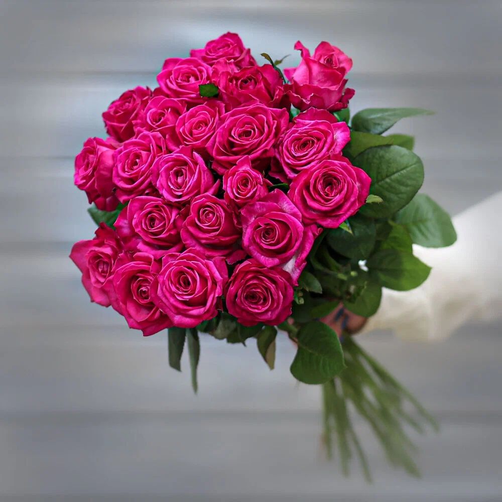 

Букет из 23 малиновых роз (Россия) с лентой 60 см, Букет Маркет,23 розы 60 см,B2706, 23 розы 60 см