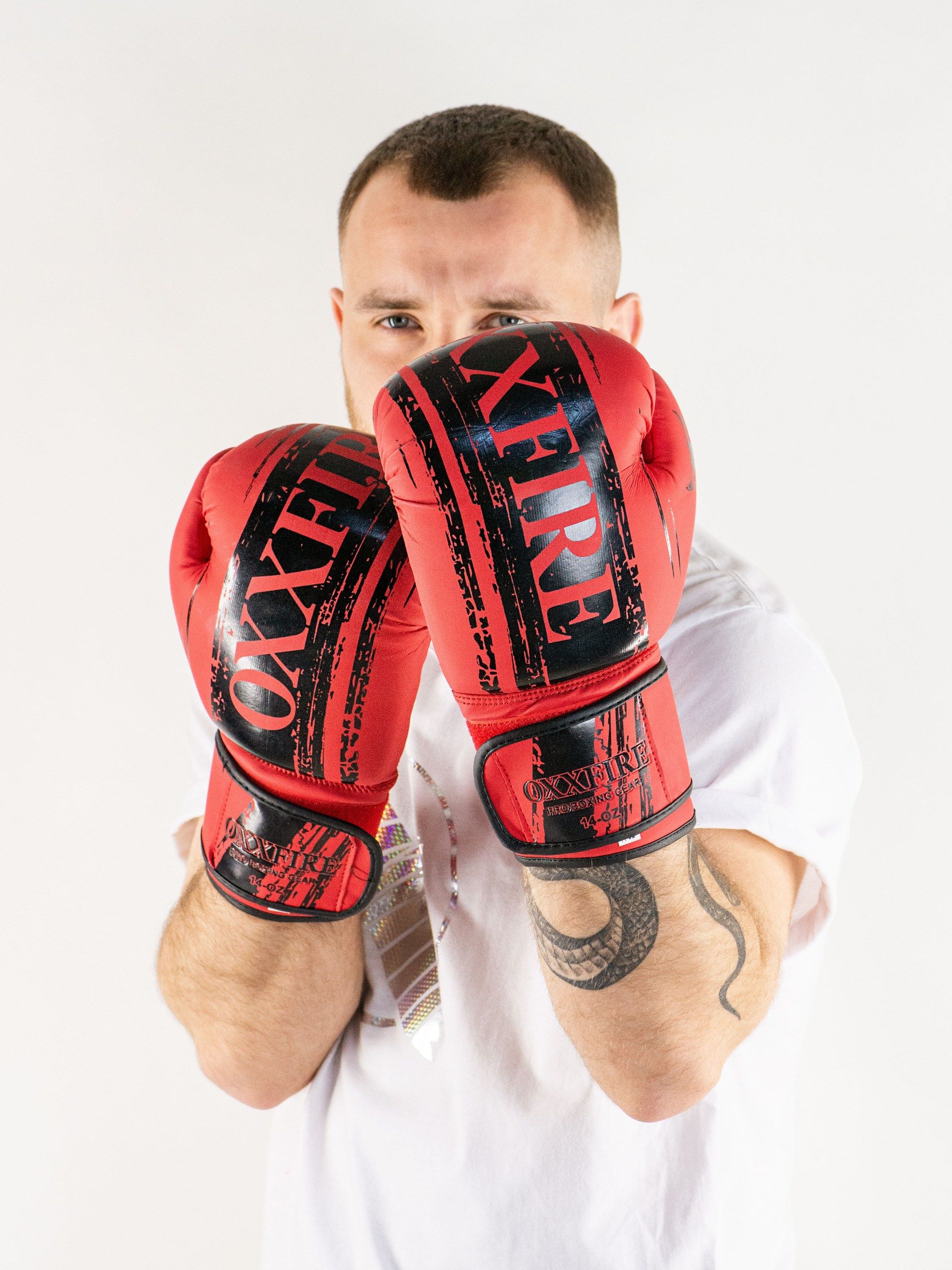 Боксерские перчатки OXXFIRE Muay Thai PRO, PVC красные 14 oz