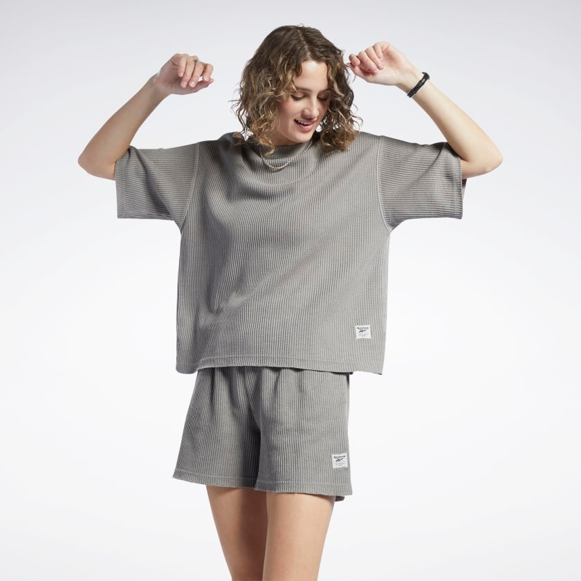 

Футболка женская Reebok HB8646 серая XS, HB8646