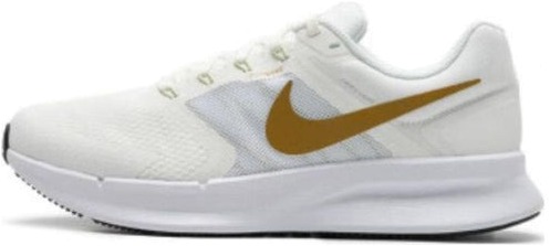 

Кроссовки мужские Nike Run Swift 3 белые 8 US, Белый, Run Swift 3