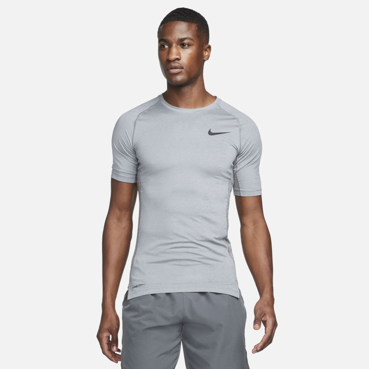 

Футболка мужская Nike DN4310 серая M, DN4310