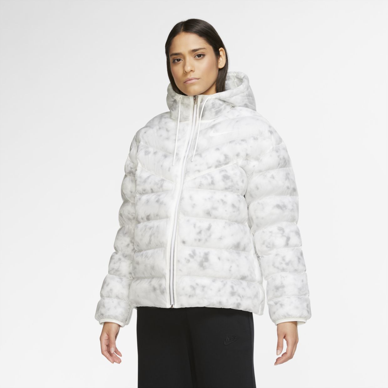 

Куртка женская Nike CZ1907-121 белая S, CZ1907-121