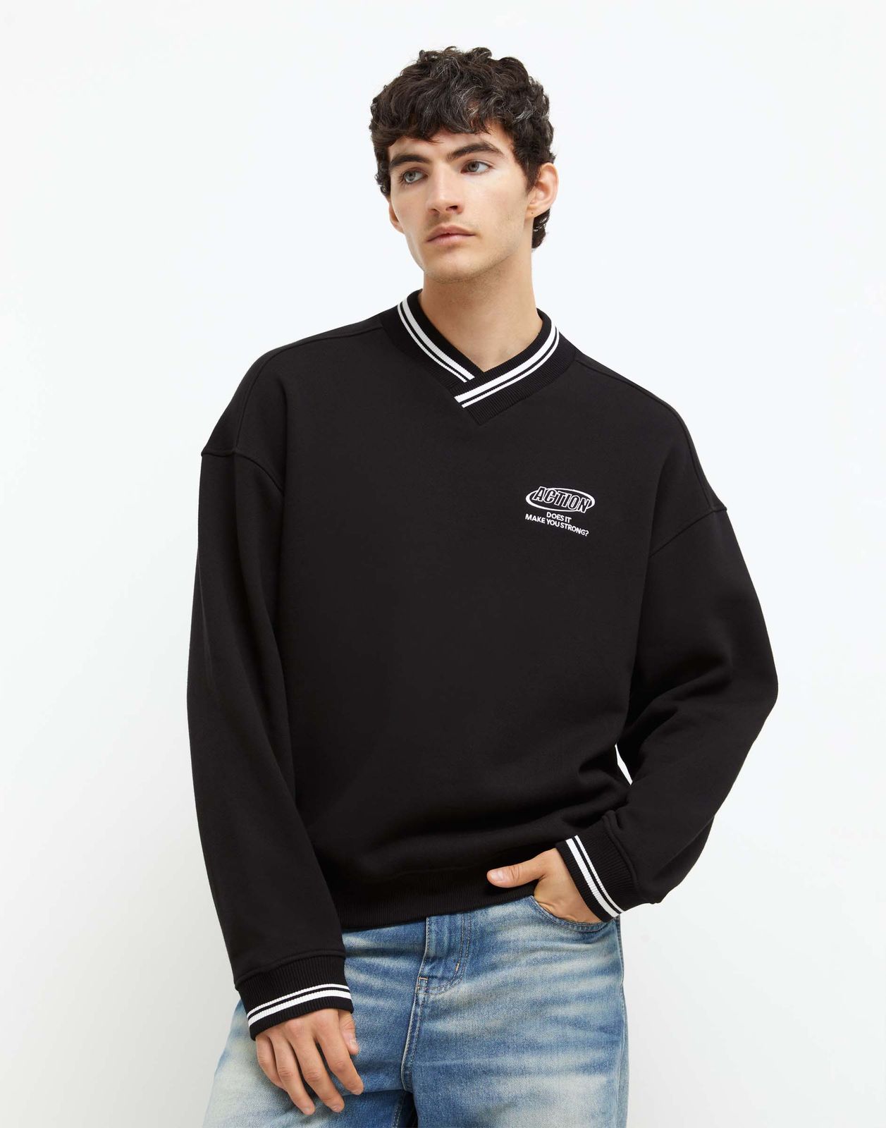 

Свитшот мужской Gloria Jeans BAC013060 черный M-L/182, BAC013060